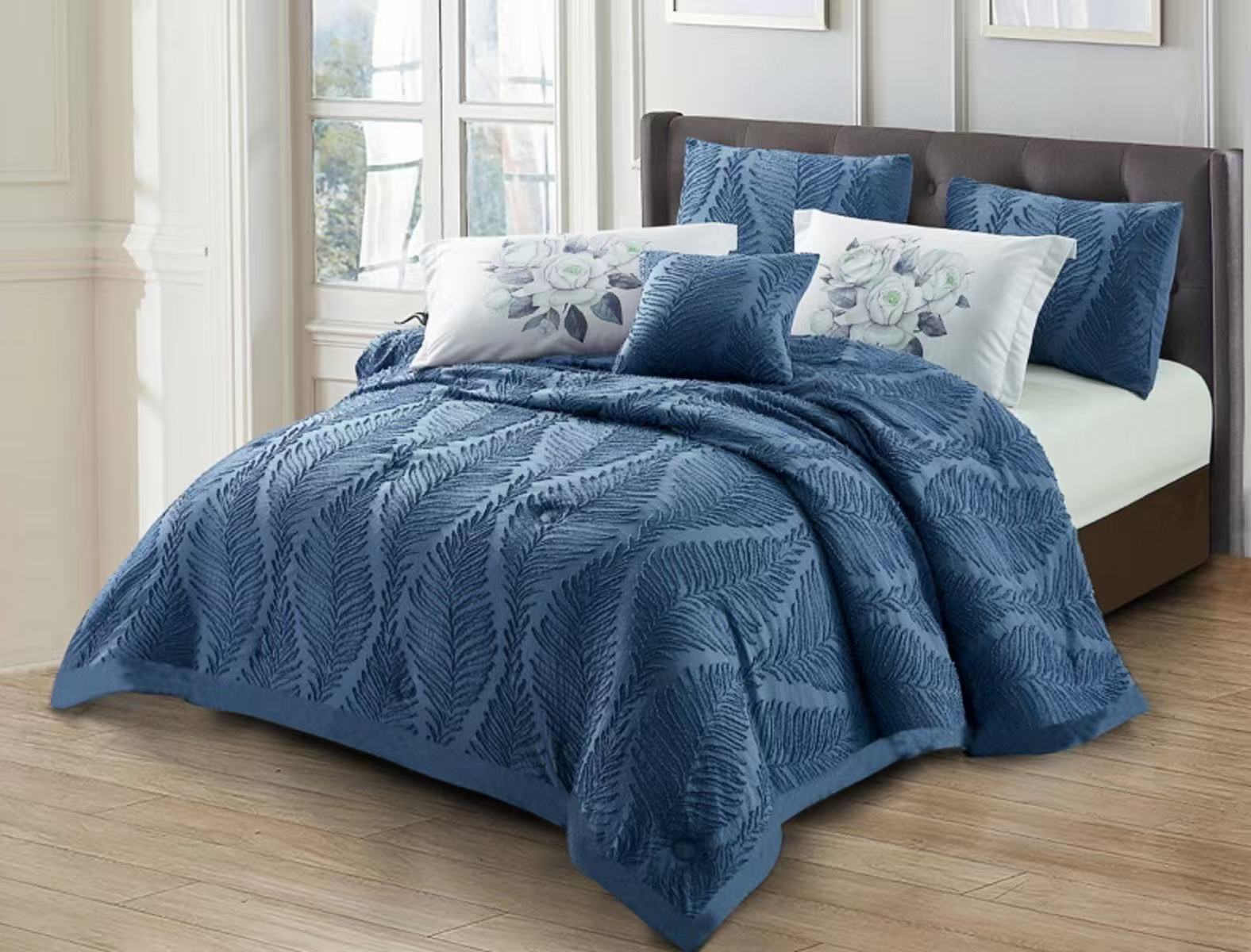 Tufted fleece jacquard quilt set Tufted fleece jacquard quilt set